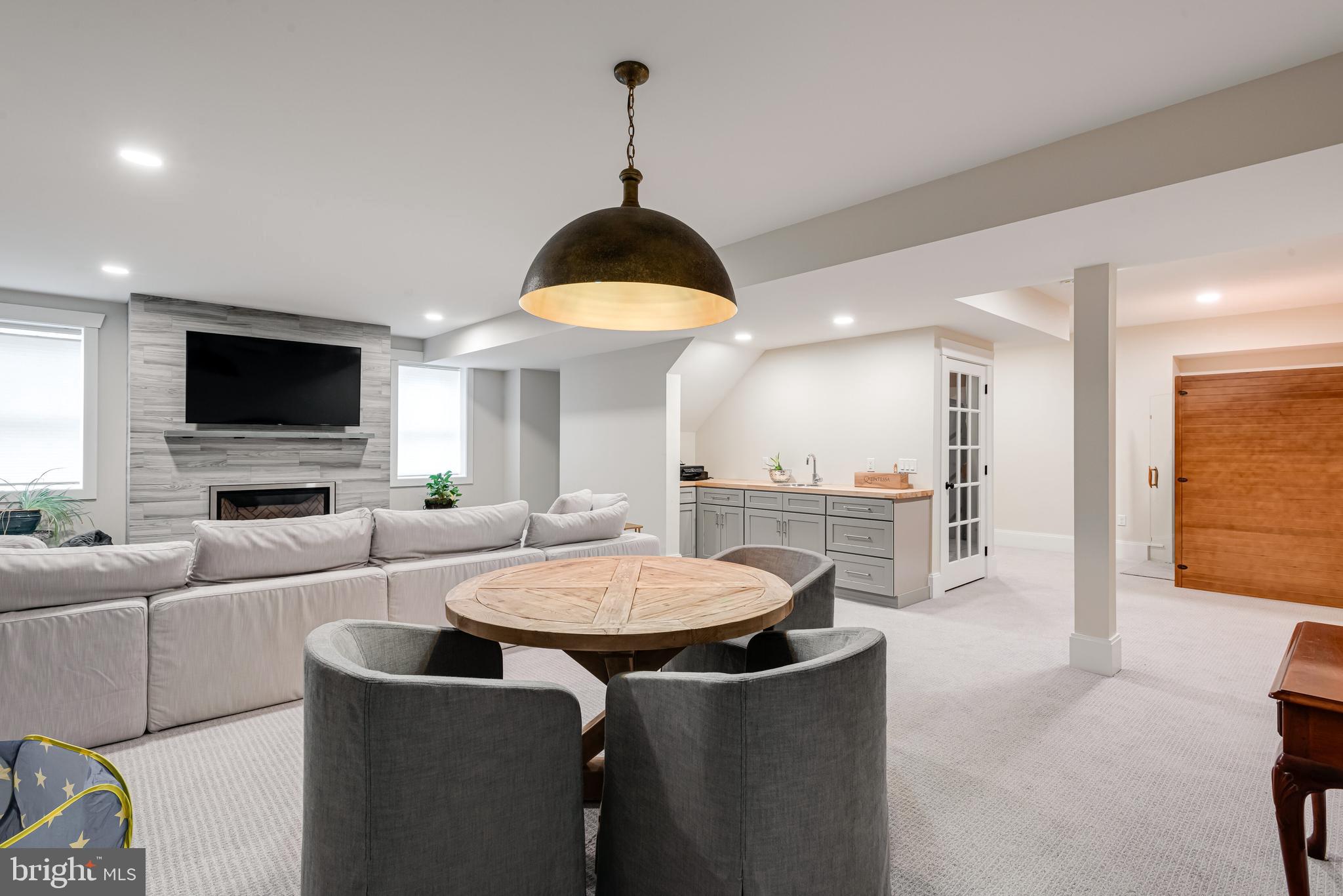 MEDIA WALK - Residential