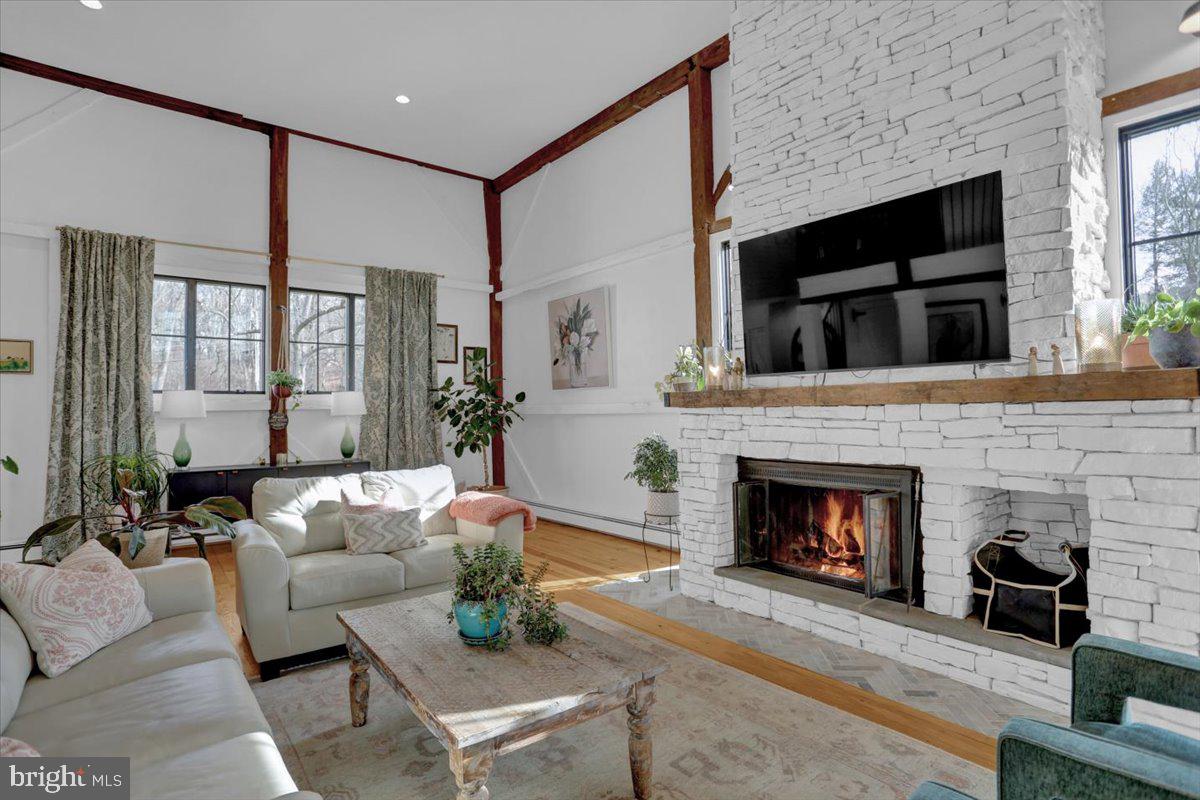 HILLOCH MANOR - Residential