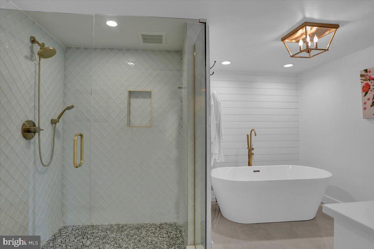 HILLOCH MANOR - Residential