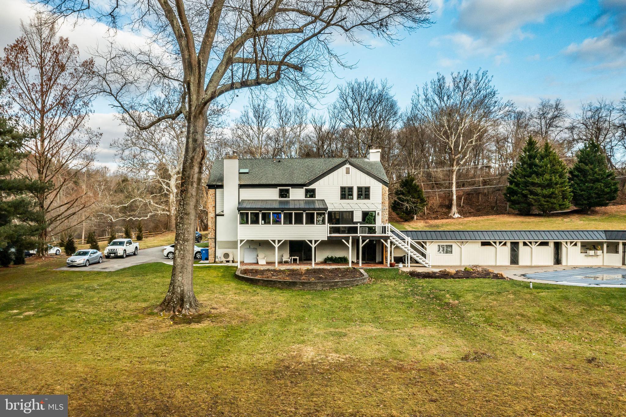 HILLOCH MANOR - Residential