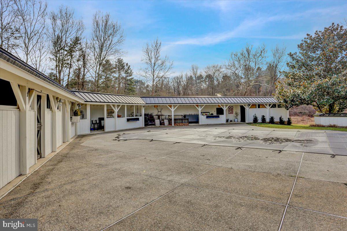 HILLOCH MANOR - Residential