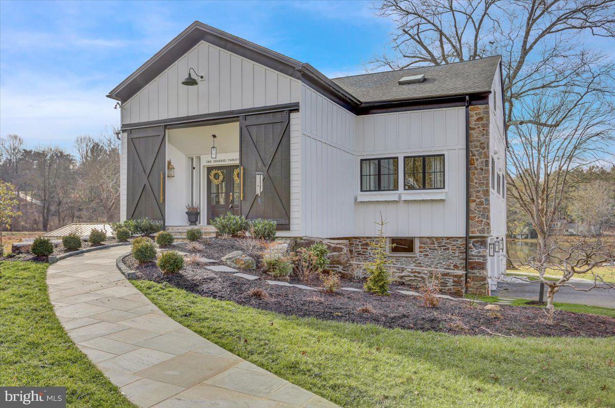 HILLOCH MANOR - Residential