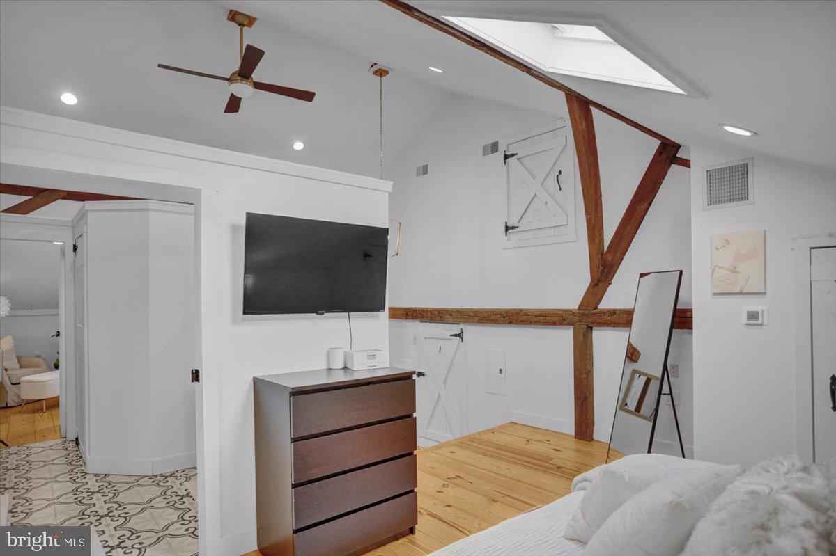 HILLOCH MANOR - Residential