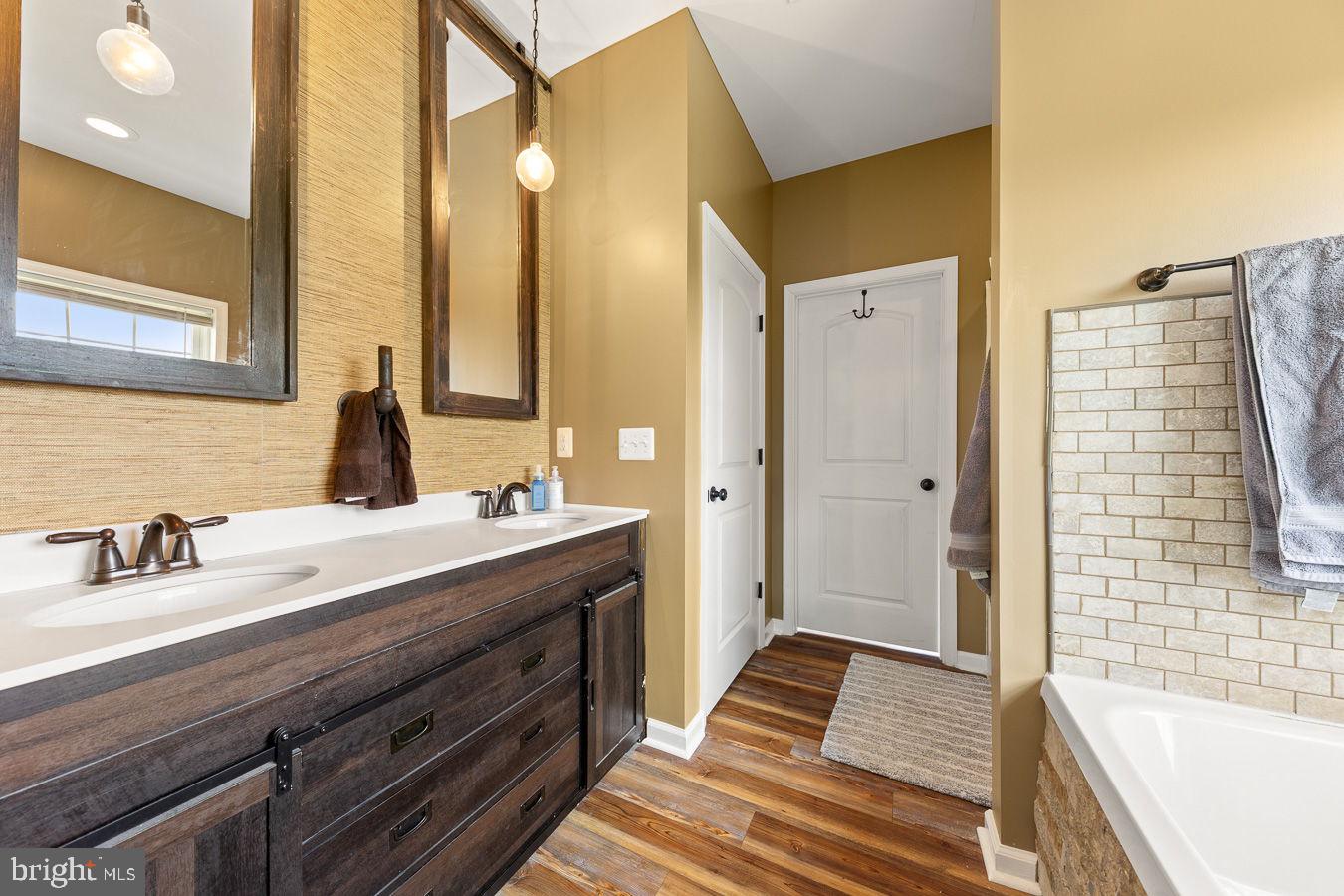 VALLEY VIEW - Residential