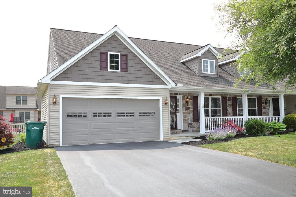 Photo of 5180 OAK LEAF DR, MOUNT JOY, PA 17552 (MLS # PALA2035322)