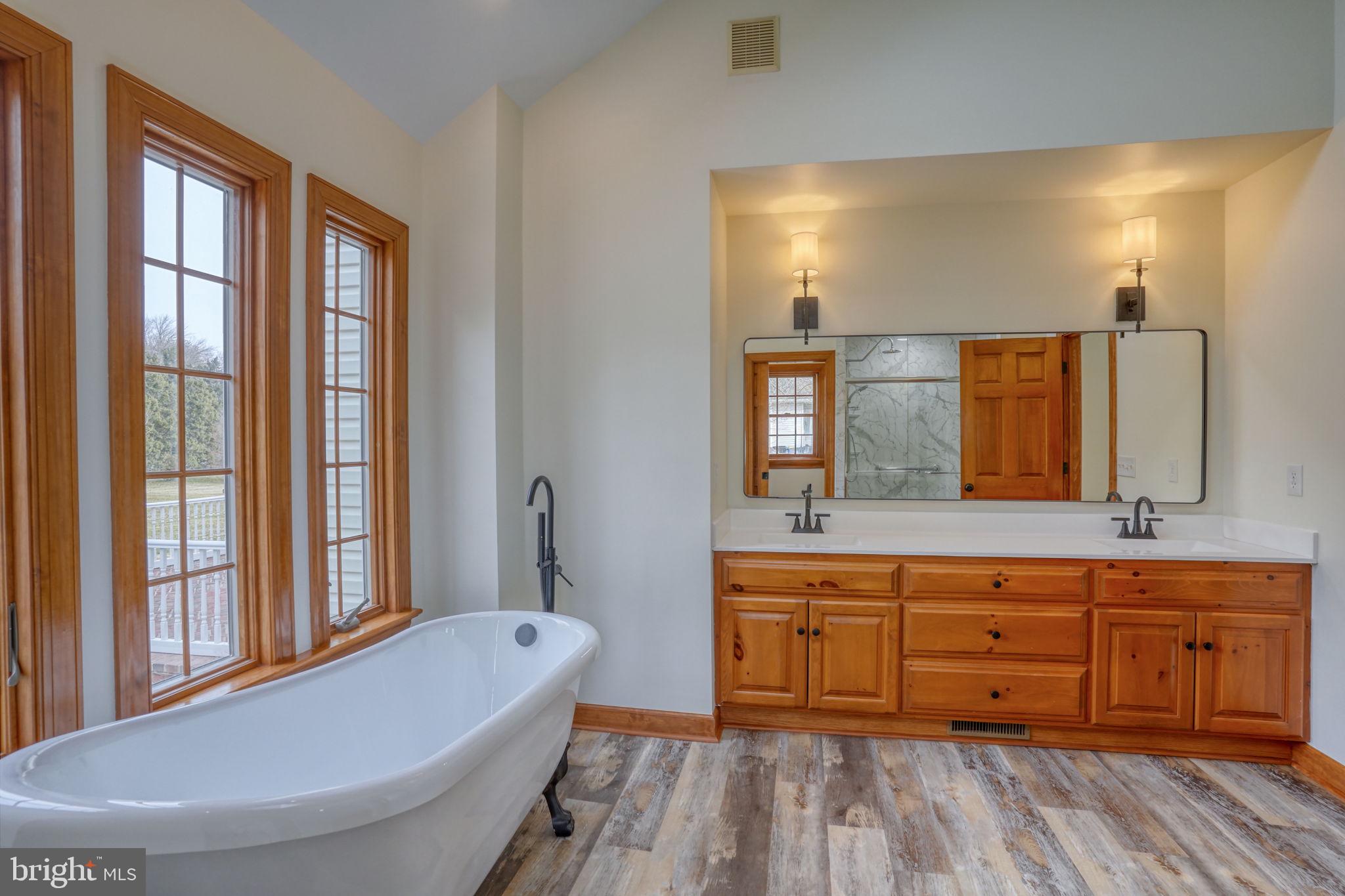 NORTHRIDGE - Residential