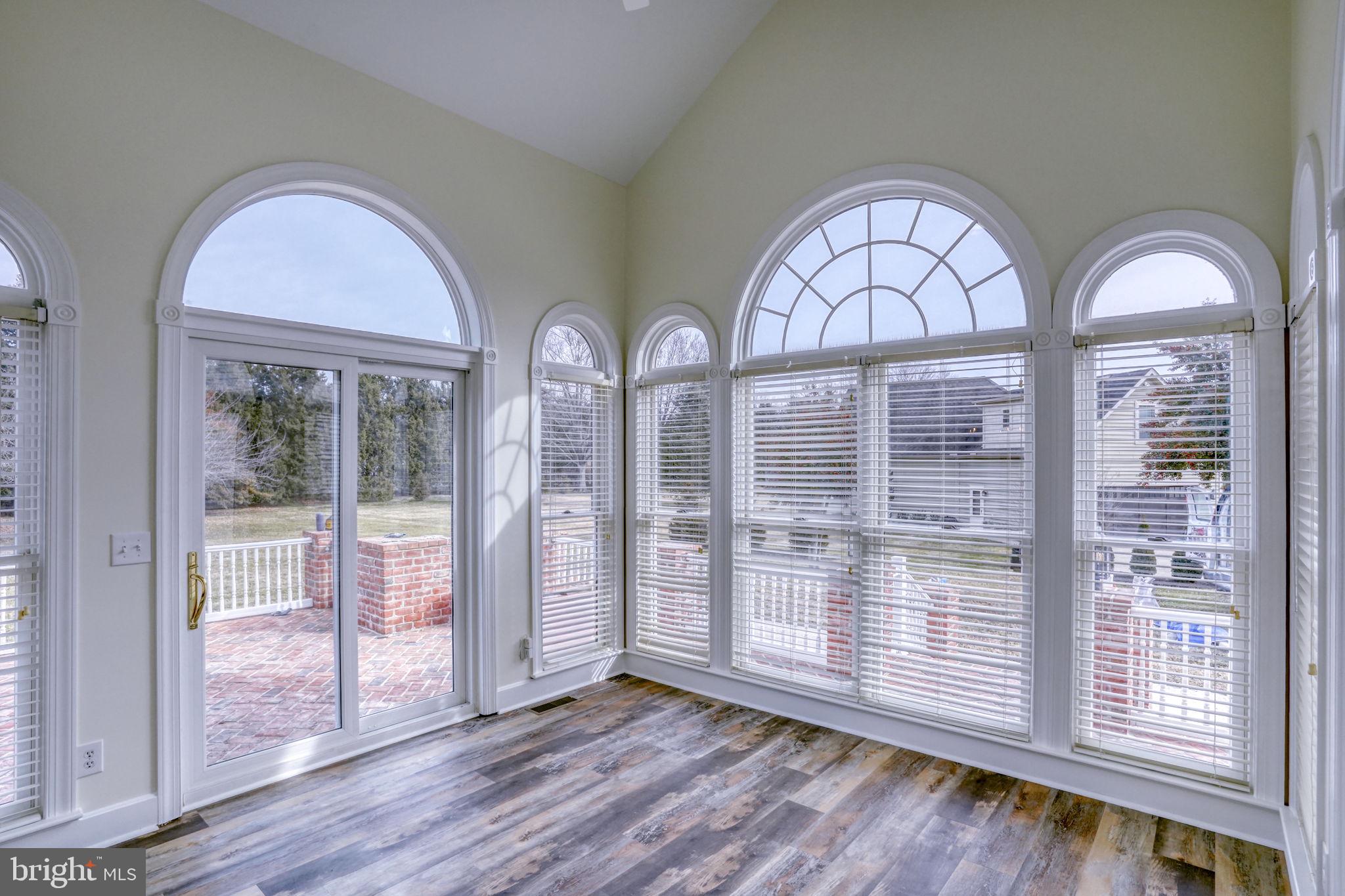 NORTHRIDGE - Residential