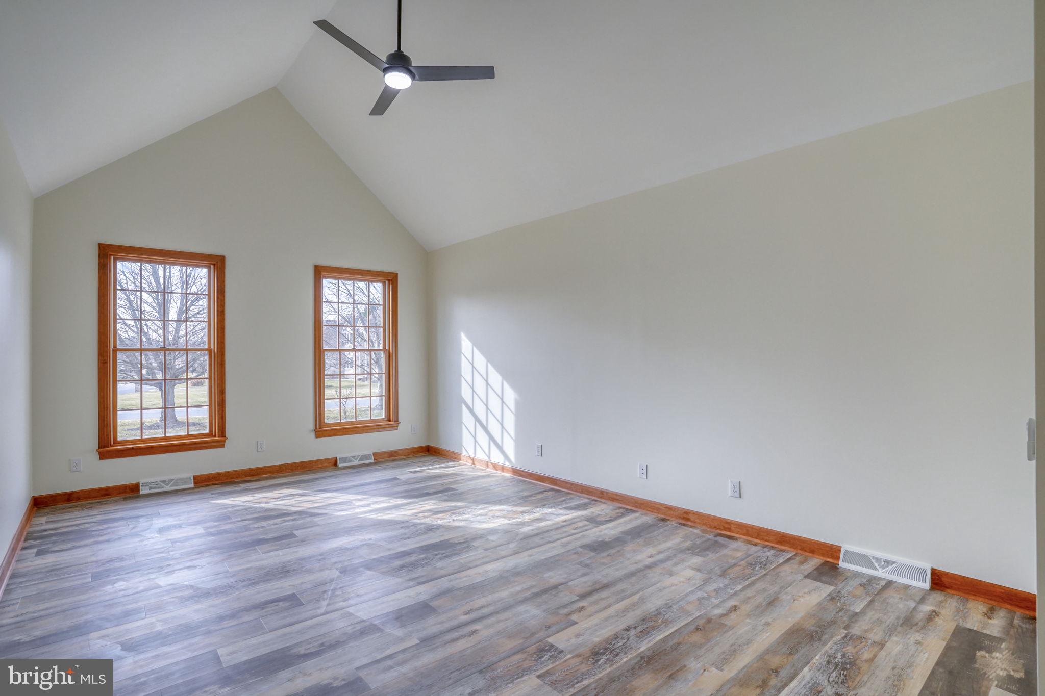 NORTHRIDGE - Residential