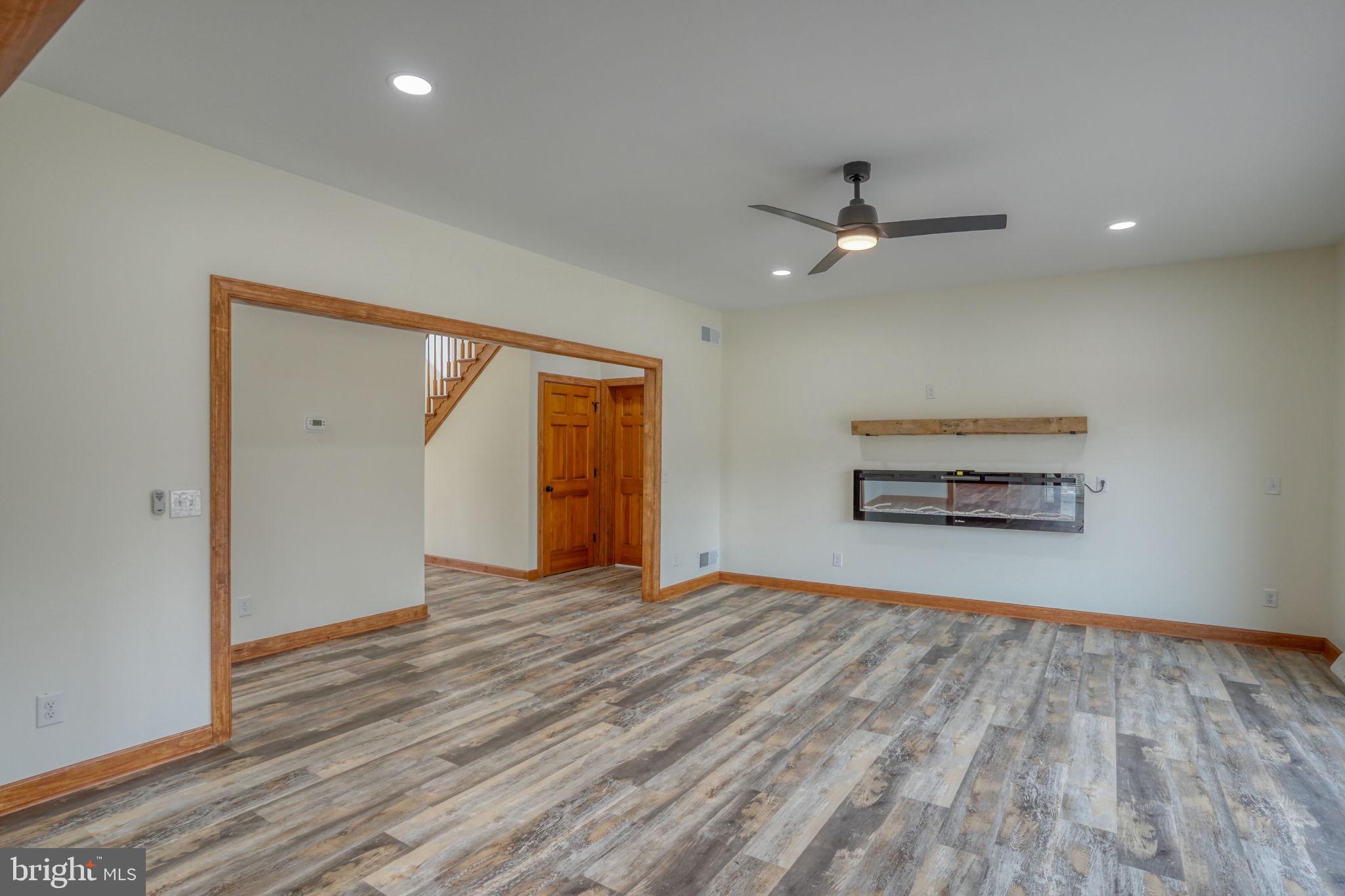 NORTHRIDGE - Residential