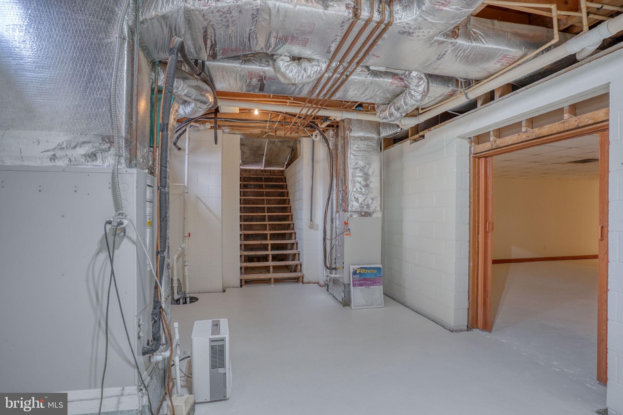 NORTHRIDGE - Residential