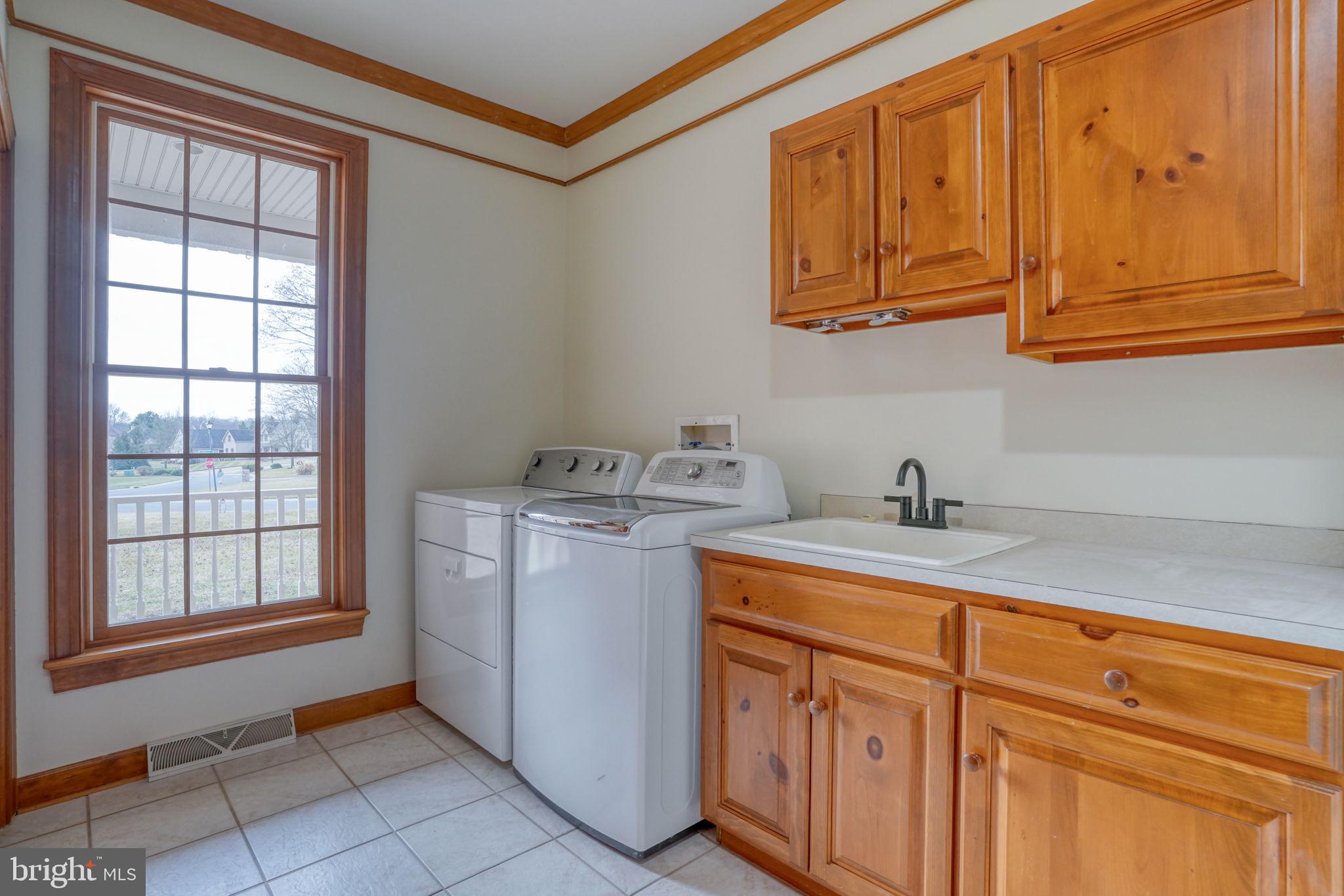 NORTHRIDGE - Residential