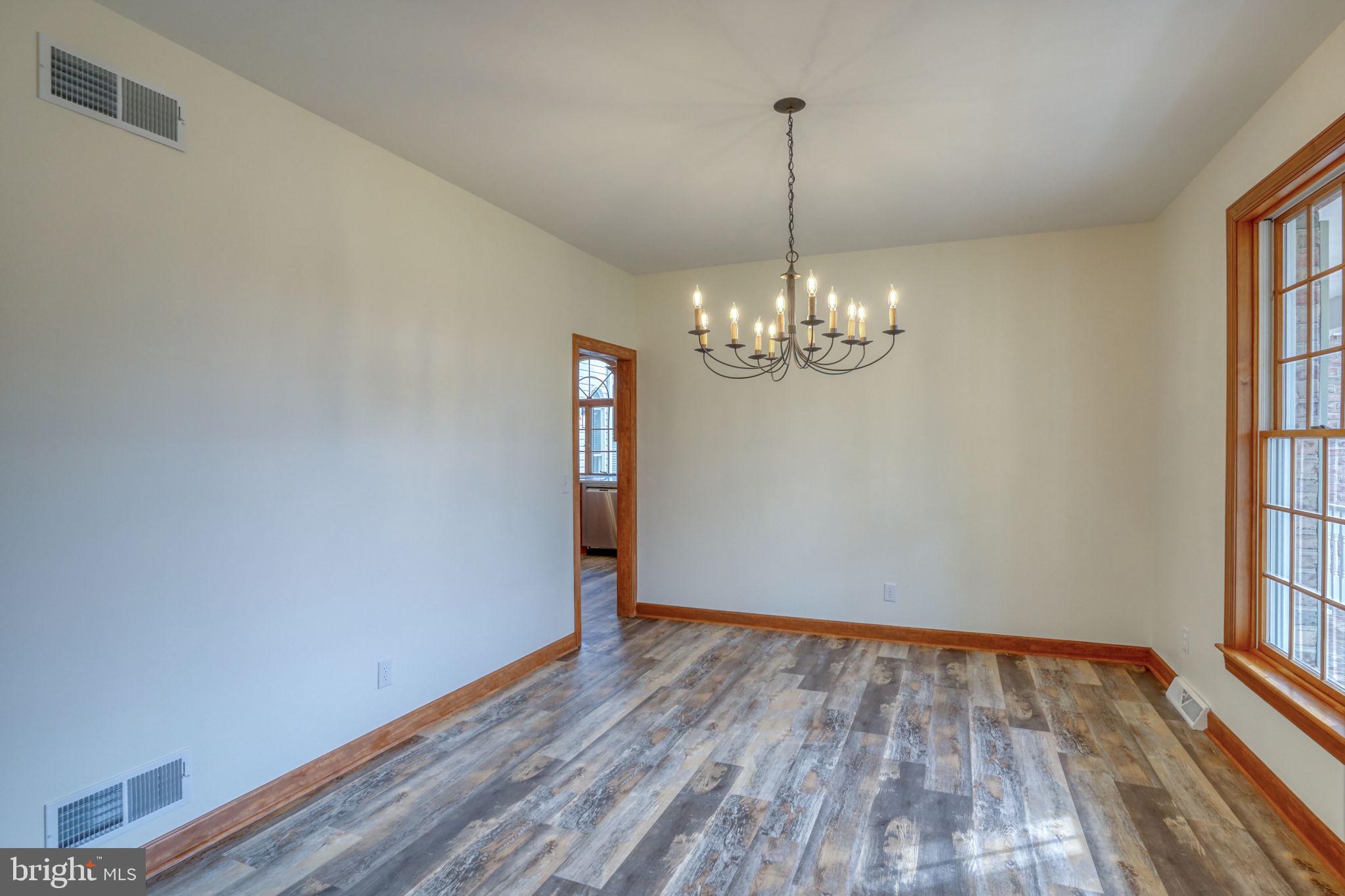 NORTHRIDGE - Residential