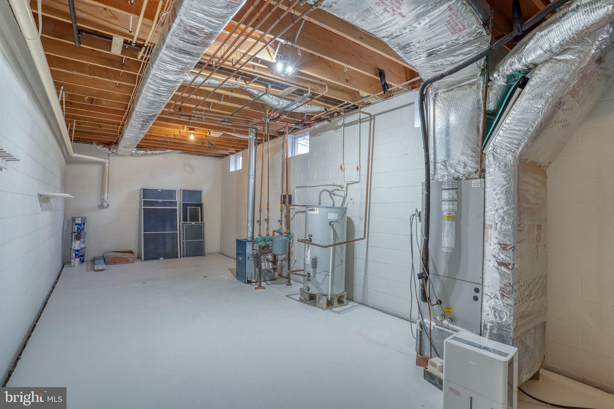 NORTHRIDGE - Residential