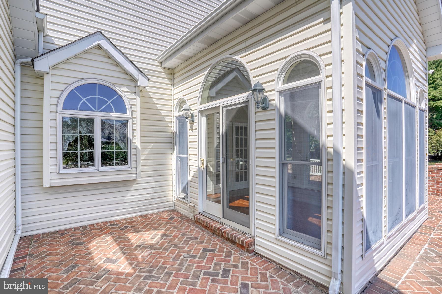 NORTHRIDGE - Residential