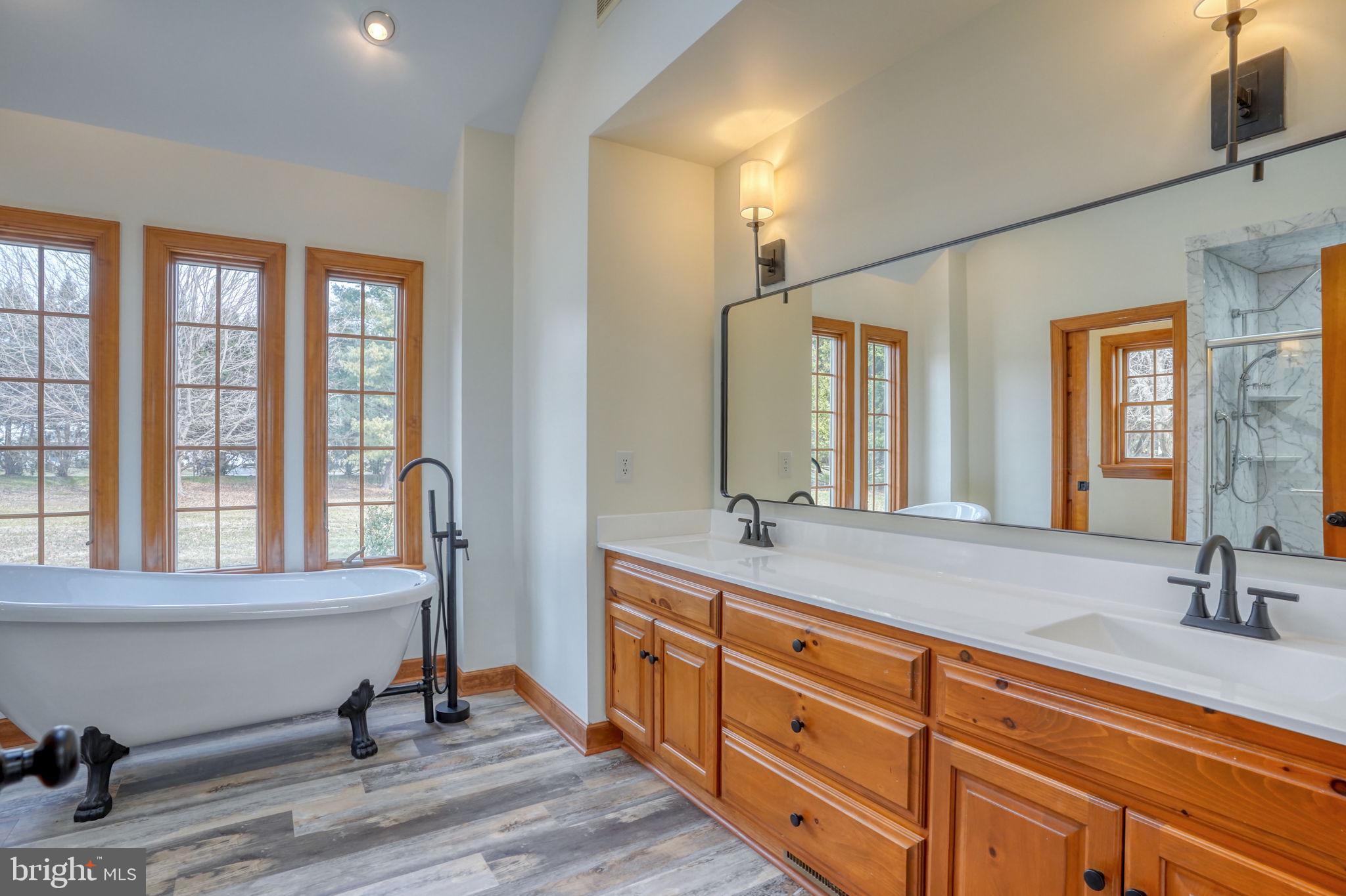 NORTHRIDGE - Residential