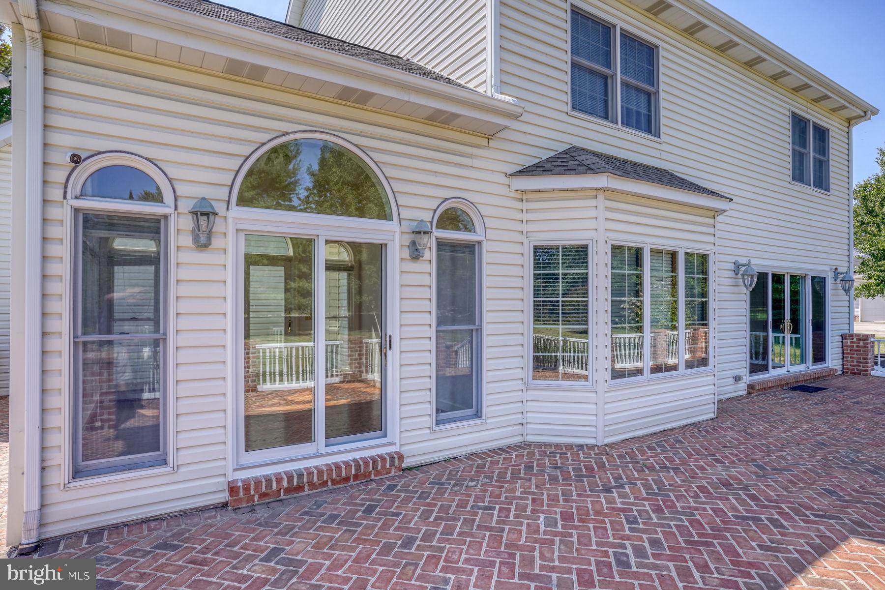 NORTHRIDGE - Residential