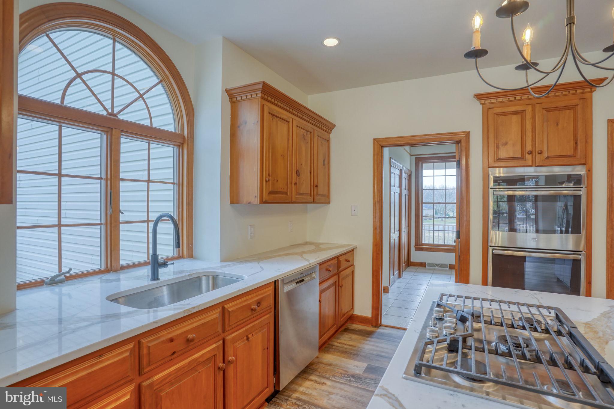 NORTHRIDGE - Residential