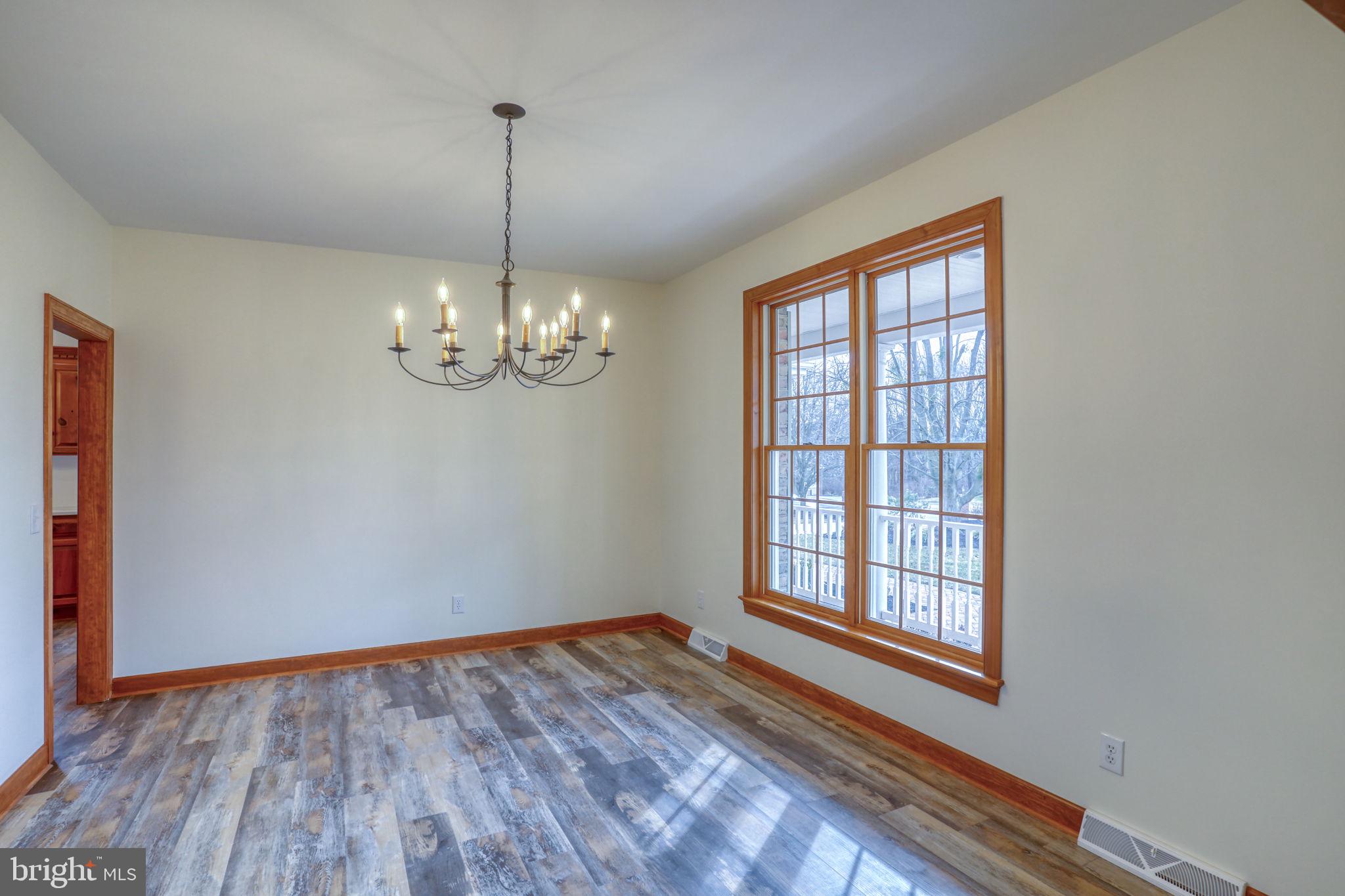 NORTHRIDGE - Residential