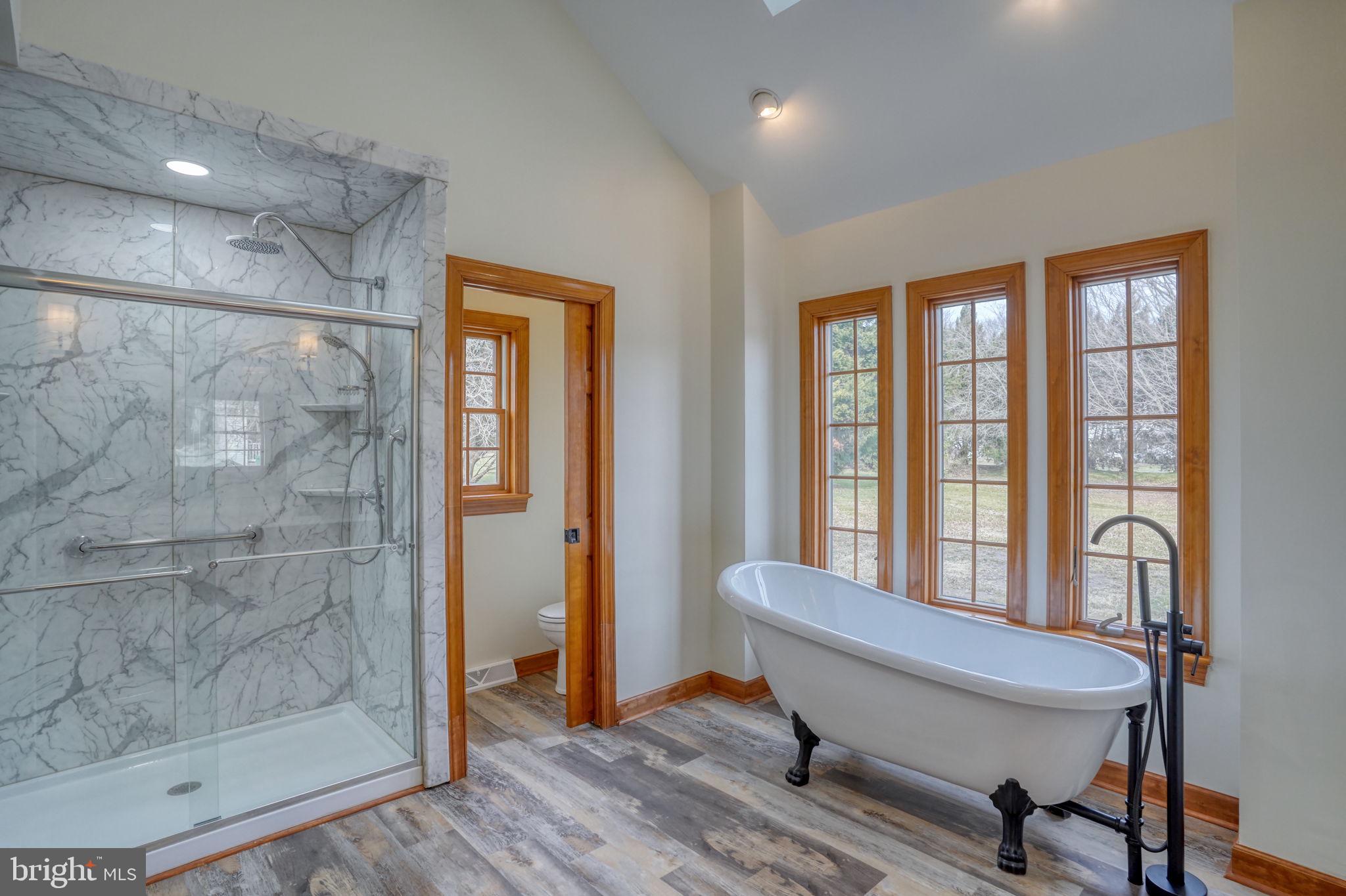 NORTHRIDGE - Residential