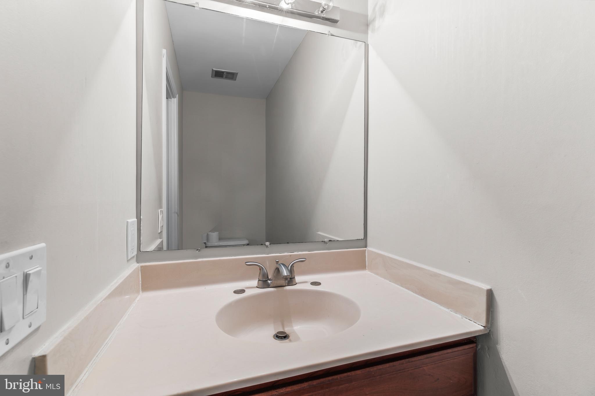 STONEHURST - Residential Lease