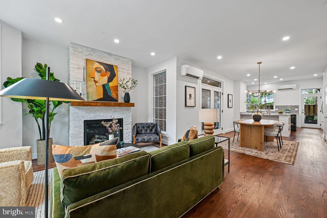 21 4TH STREET NE