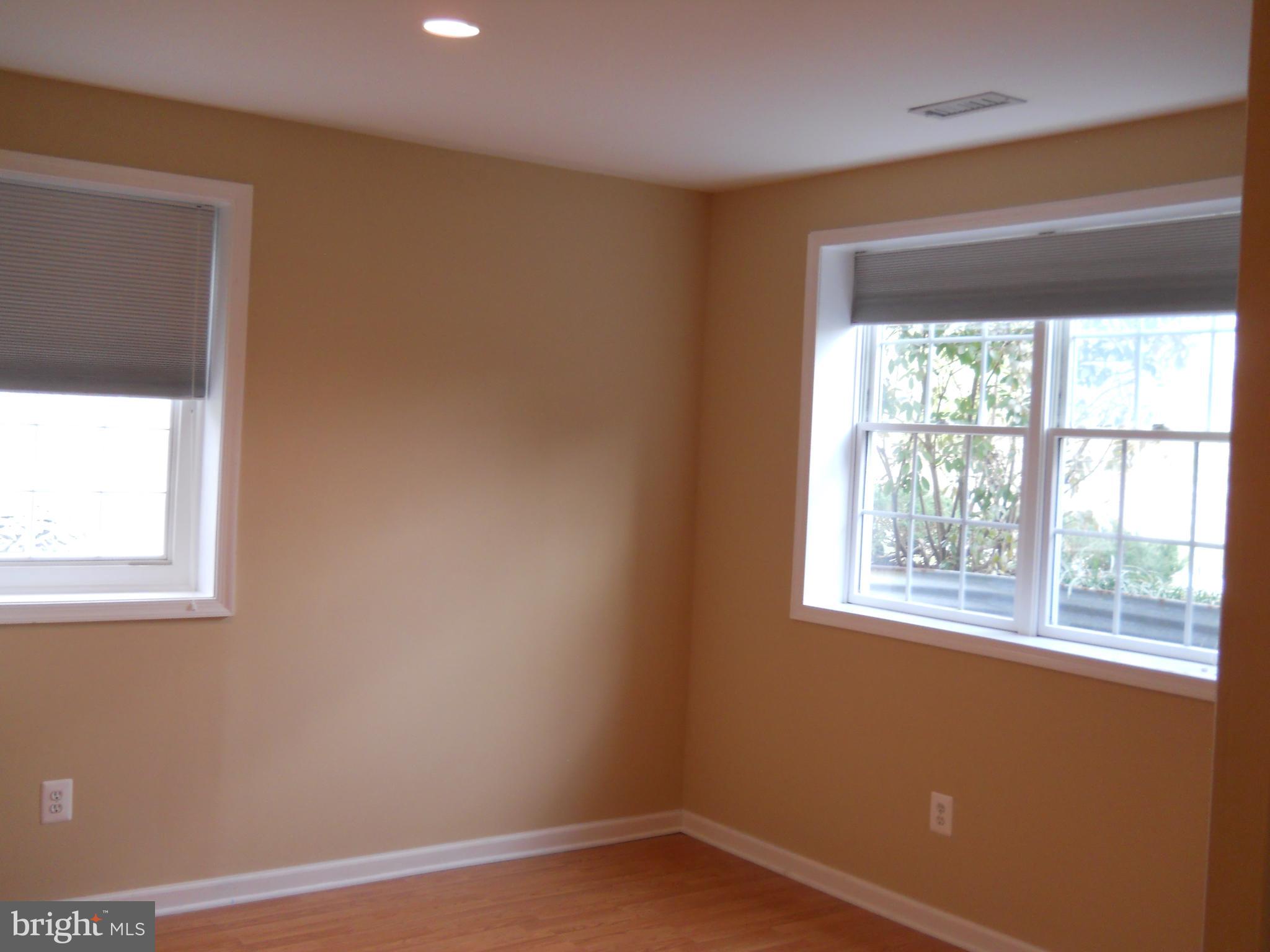 TYSONS TOWNES - Residential