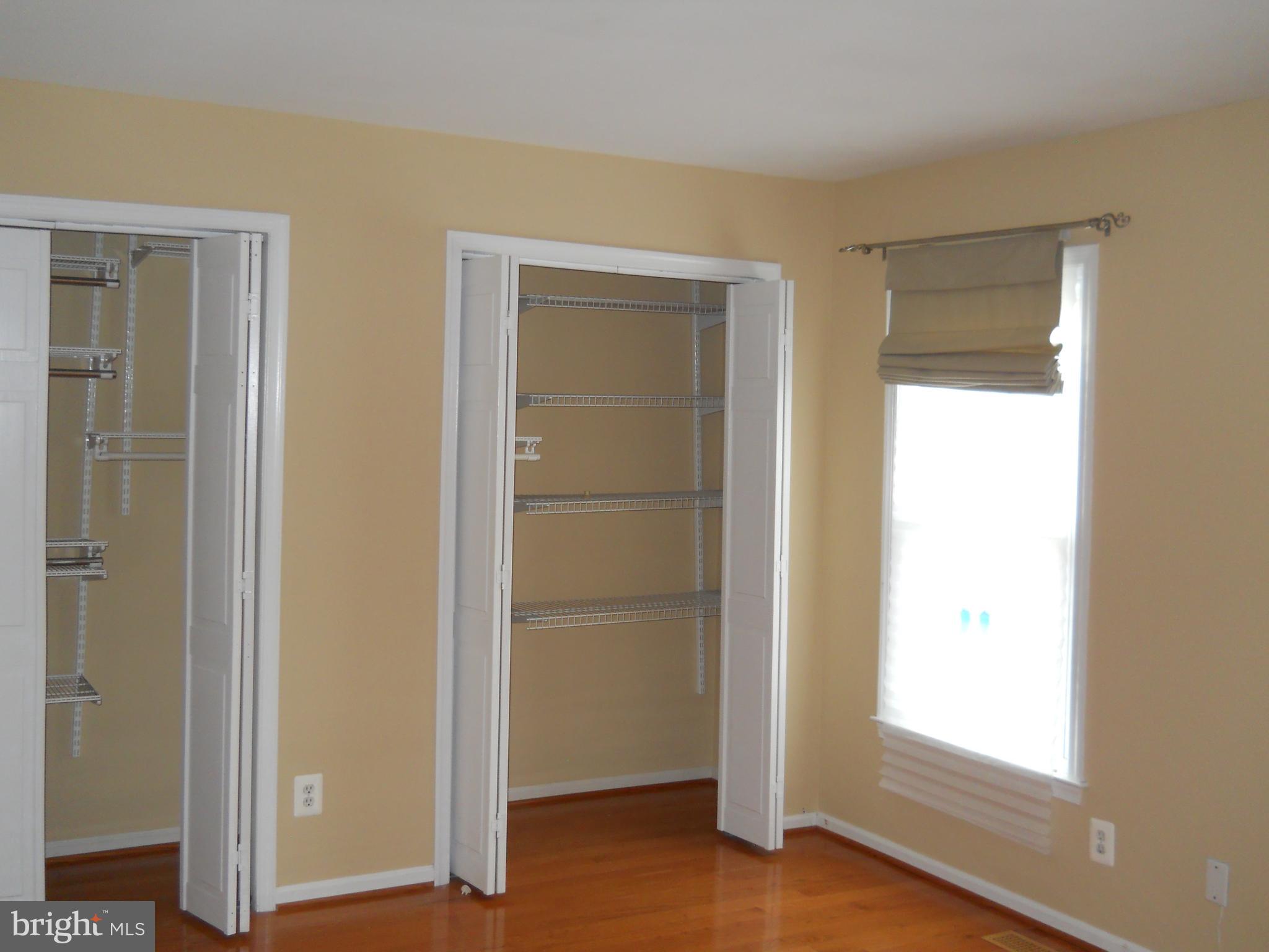 TYSONS TOWNES - Residential