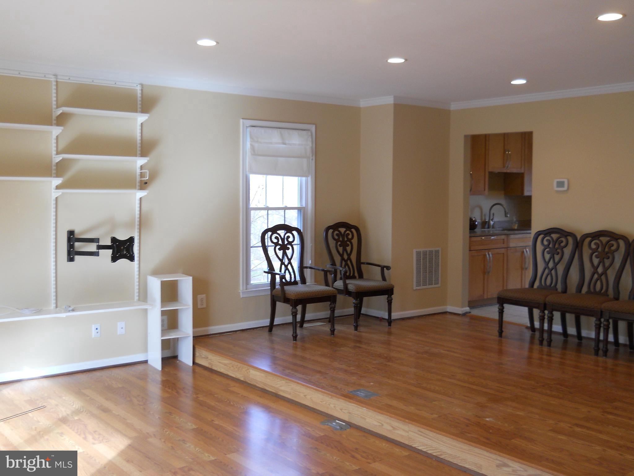 TYSONS TOWNES - Residential