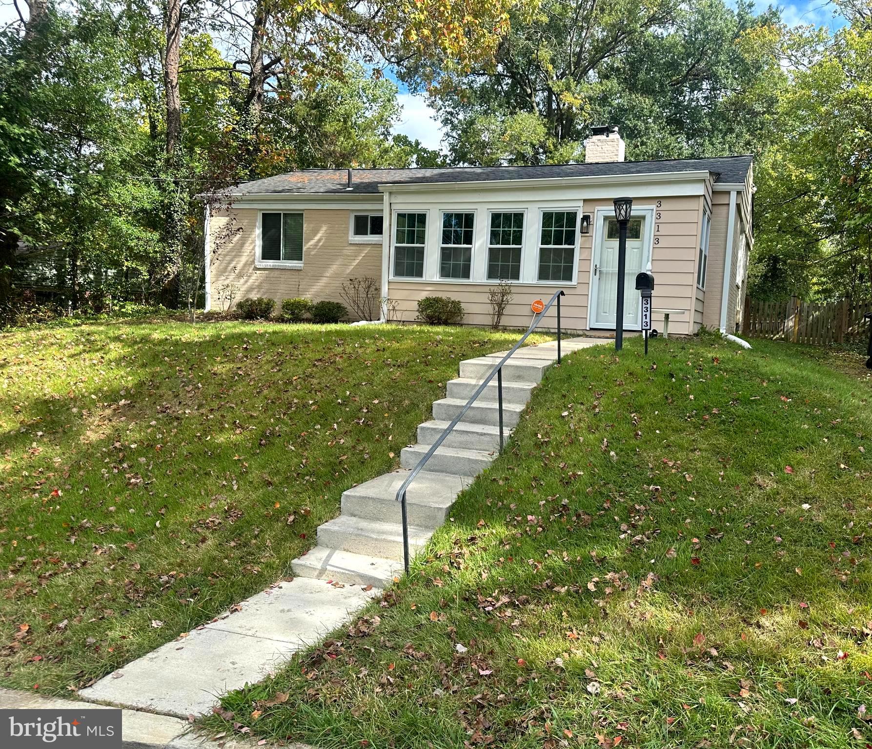 UNIVERSITY HILLS - Residential Lease