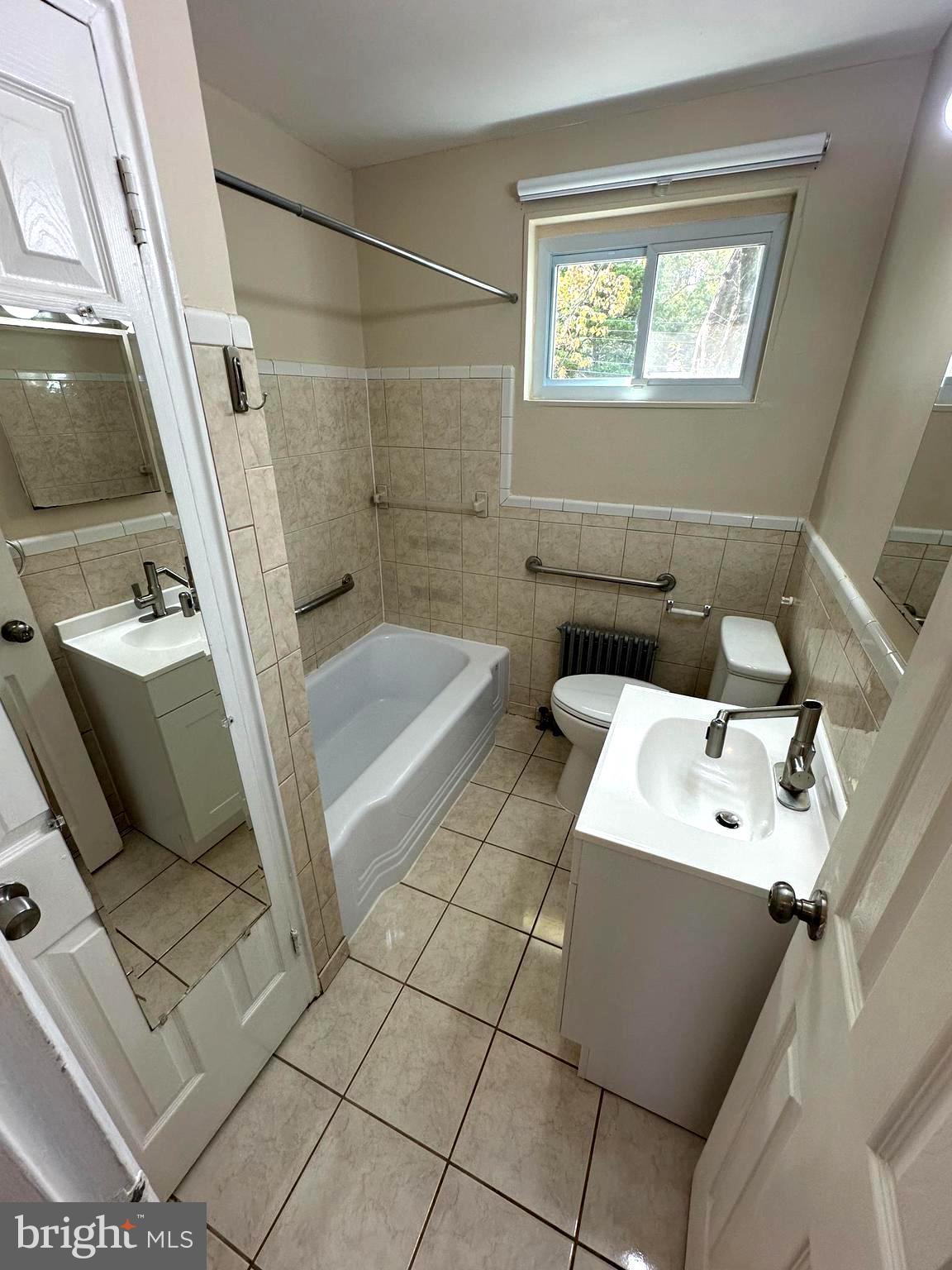 UNIVERSITY HILLS - Residential Lease