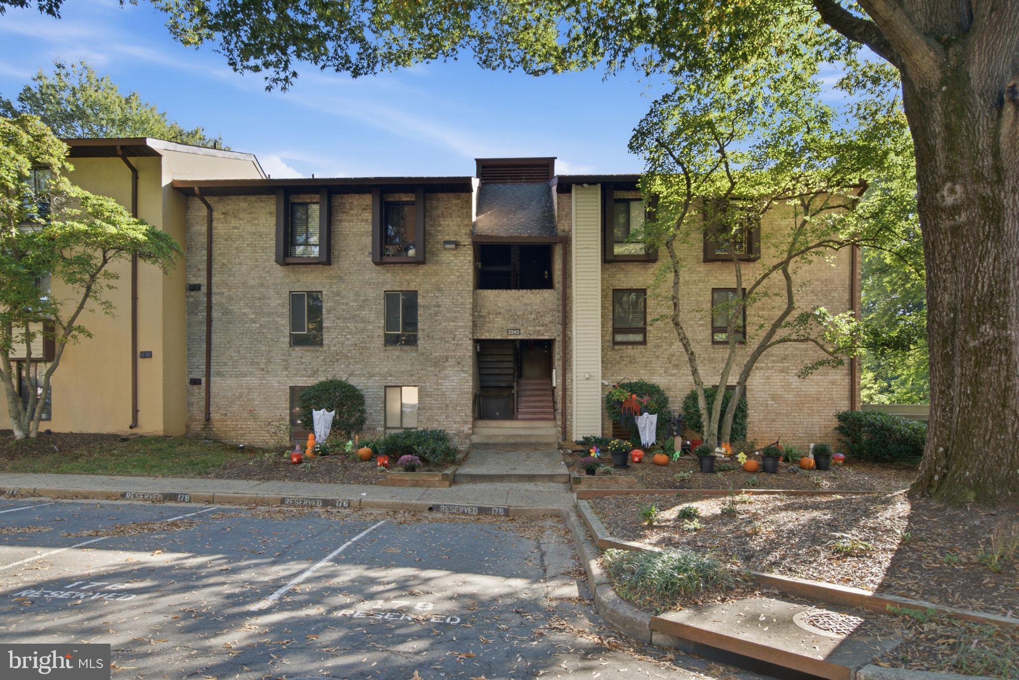 2245 CASTLE ROCK SQUARE 11C
