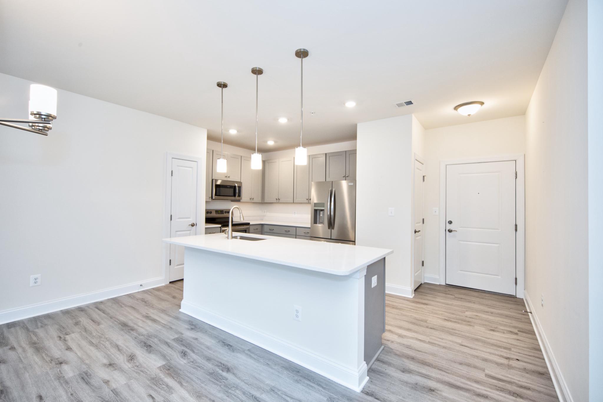401 BOLD RULER COURT 206