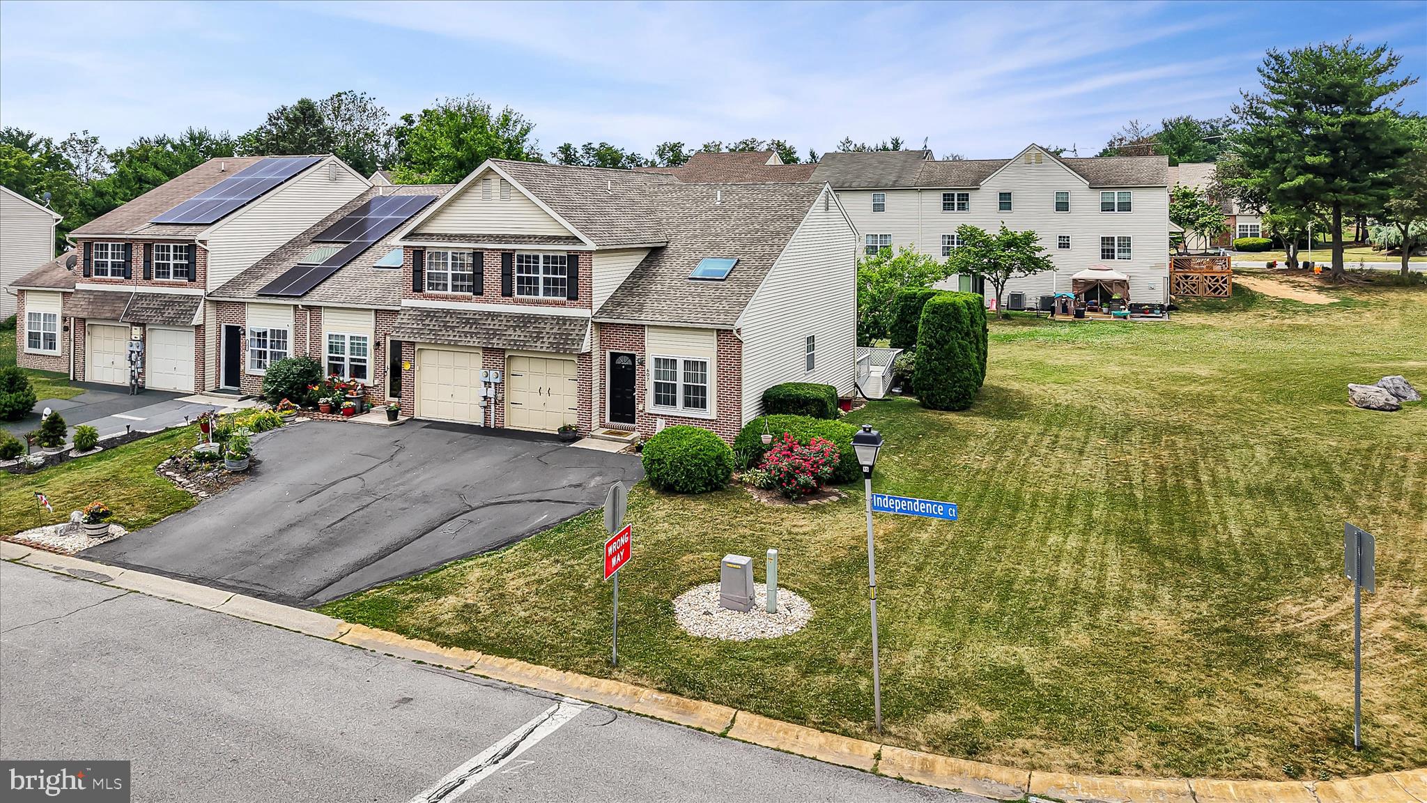 607 INDEPENDENCE COURT