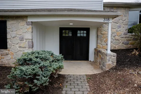 318 Park Avenue, Bristol, PA 19007 - MLS#: PABU2092346