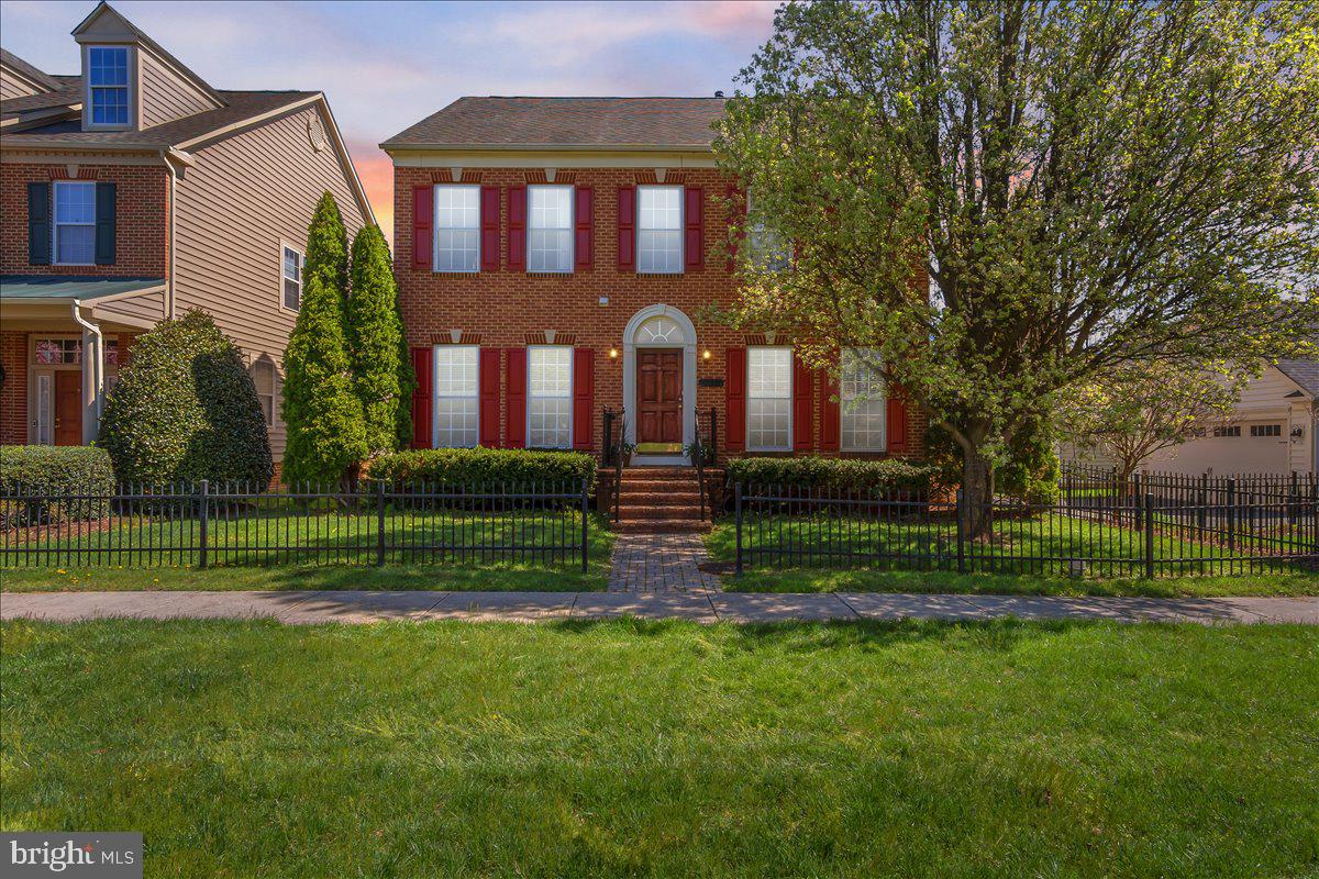 ADAMSTOWN COMMONS - Residential