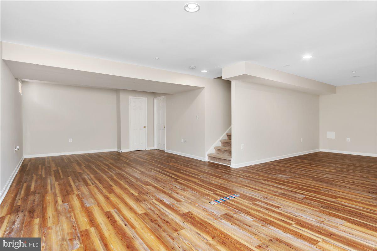 ADAMSTOWN COMMONS - Residential