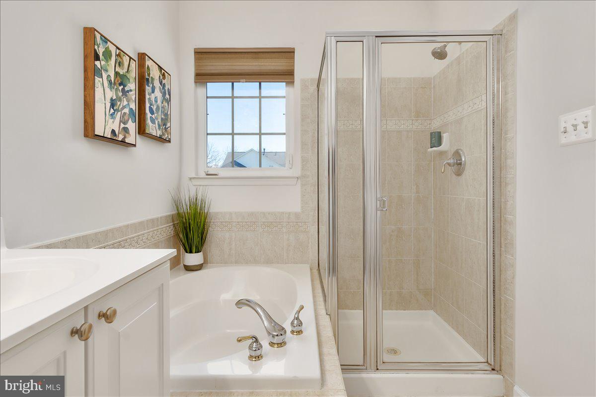 ADAMSTOWN COMMONS - Residential