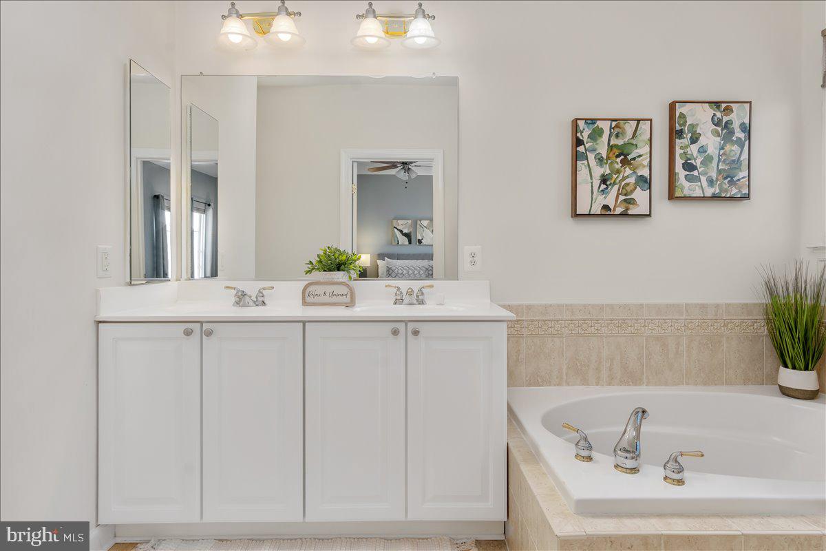 ADAMSTOWN COMMONS - Residential