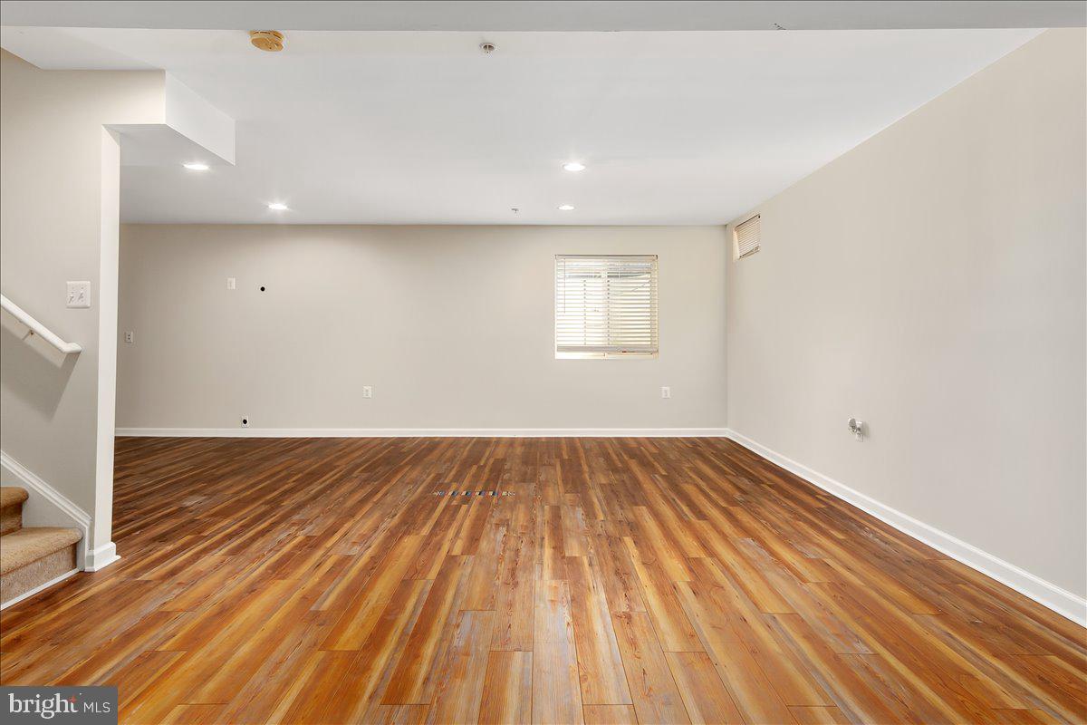 ADAMSTOWN COMMONS - Residential