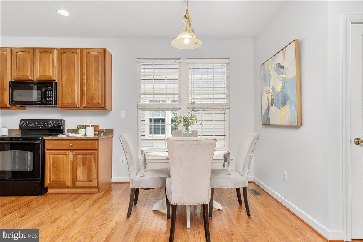 ADAMSTOWN COMMONS - Residential