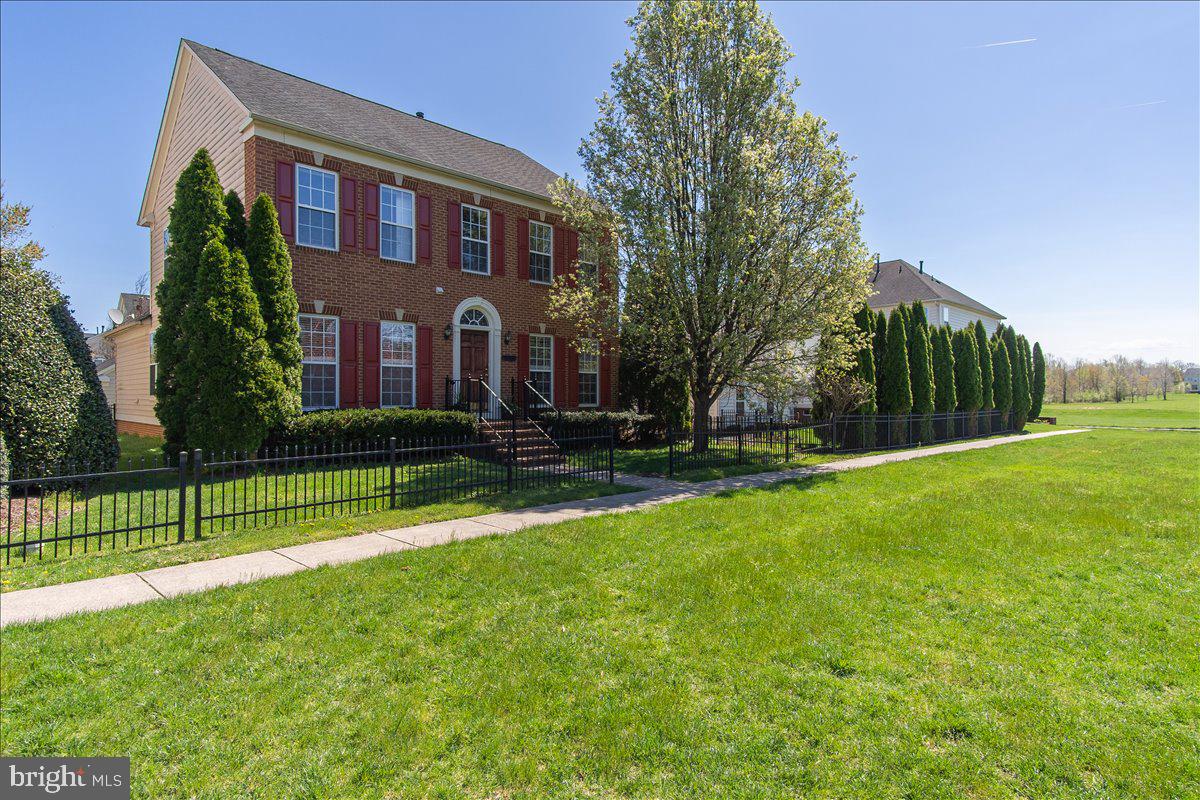 ADAMSTOWN COMMONS - Residential