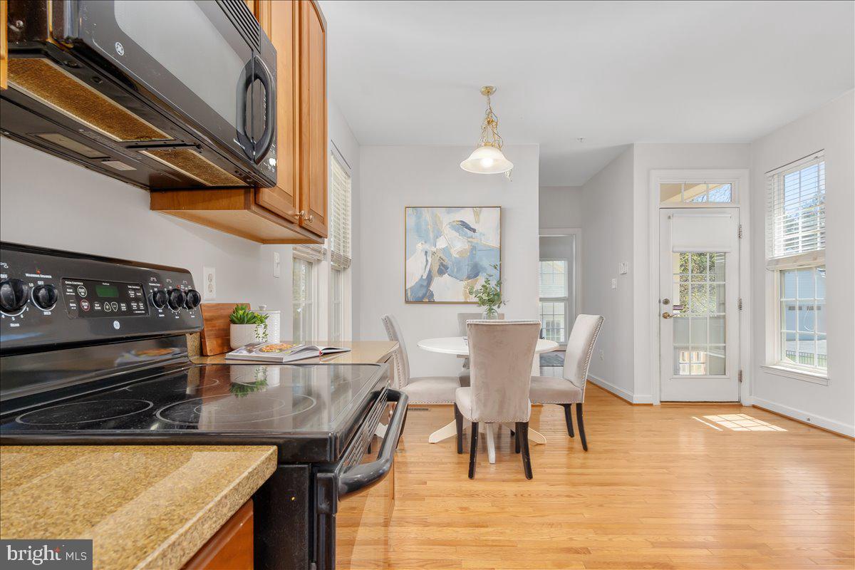 ADAMSTOWN COMMONS - Residential