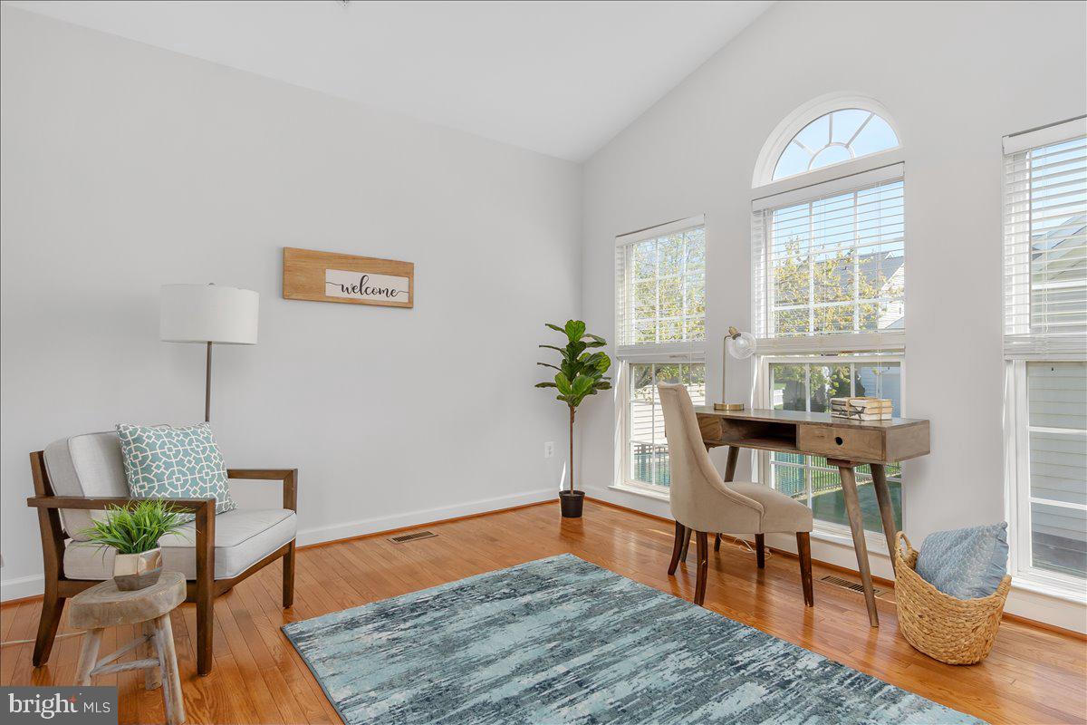 ADAMSTOWN COMMONS - Residential