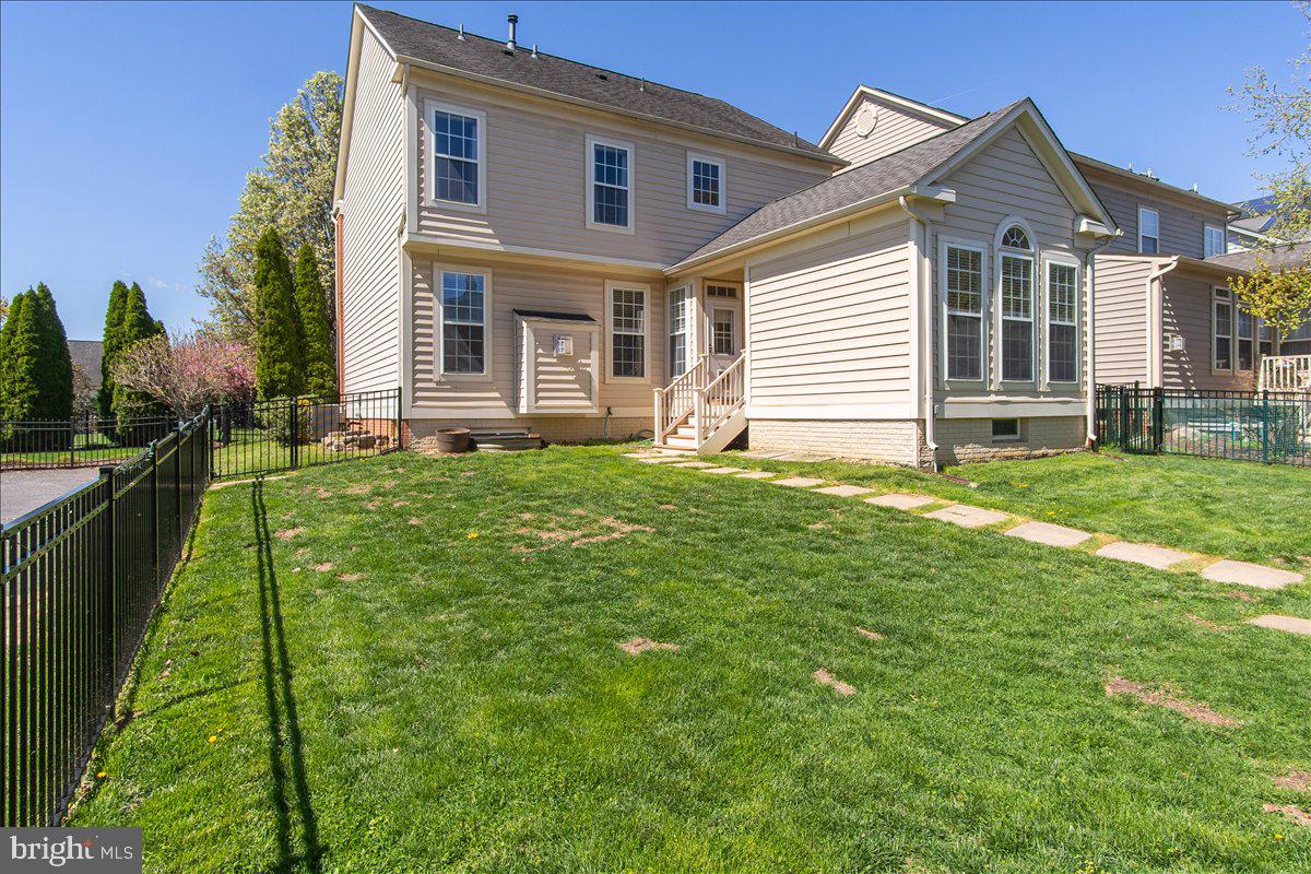 ADAMSTOWN COMMONS - Residential