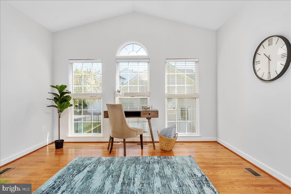 ADAMSTOWN COMMONS - Residential