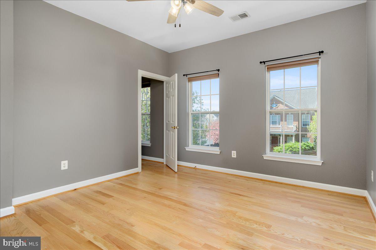 ADAMSTOWN COMMONS - Residential