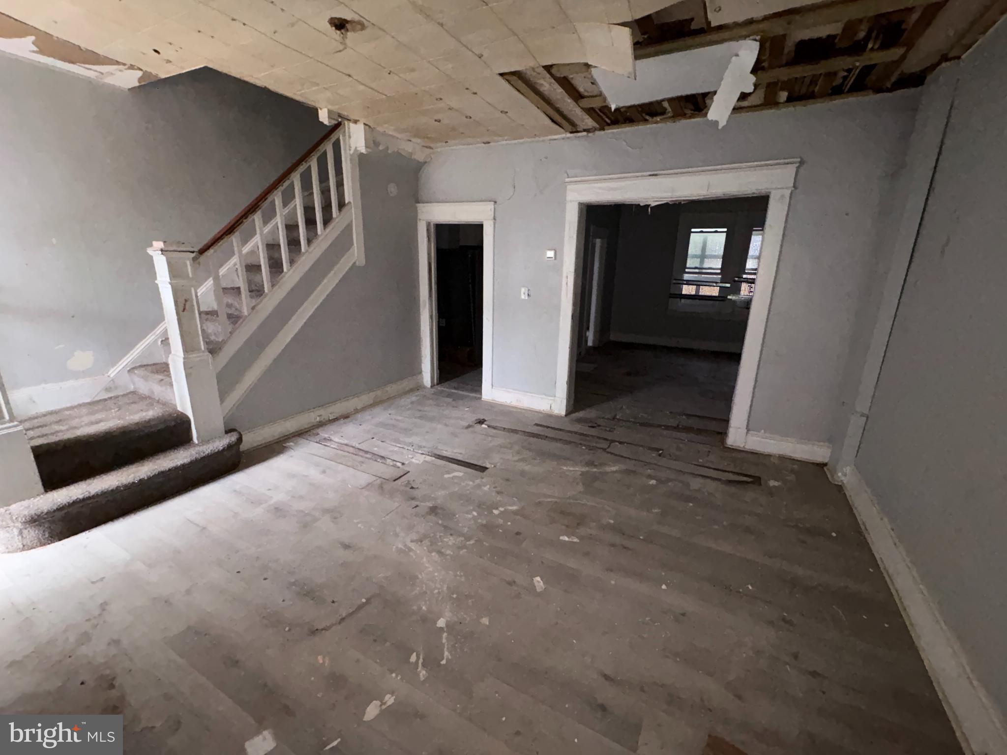 3908 W GARRISON AVENUE