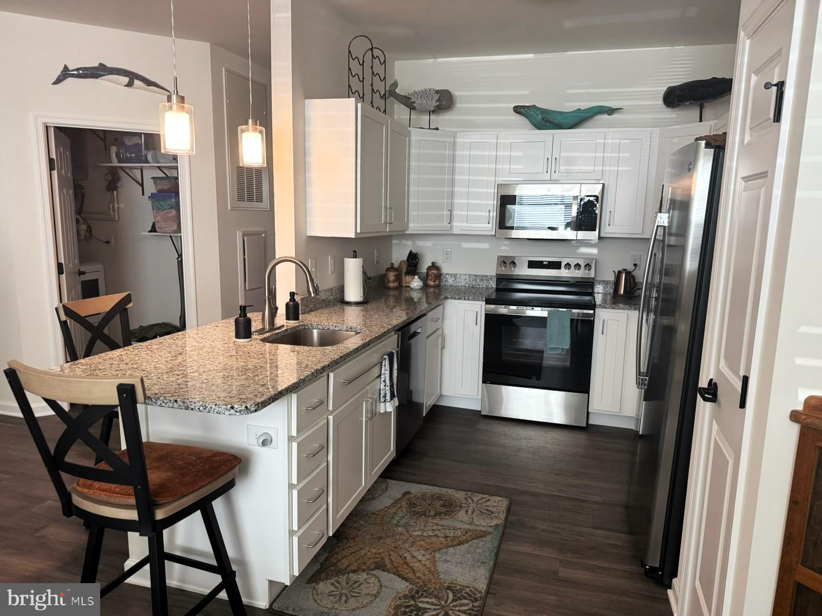 DUTCHMAN'S HARVEST - Residential