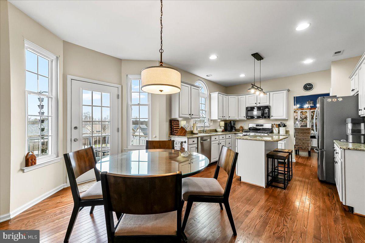 MEADOWS AT VALLEYFRG - Residential Lease