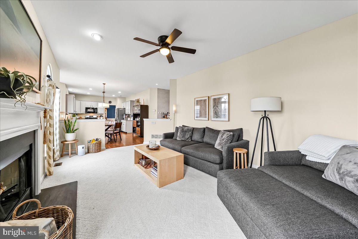 MEADOWS AT VALLEYFRG - Residential Lease